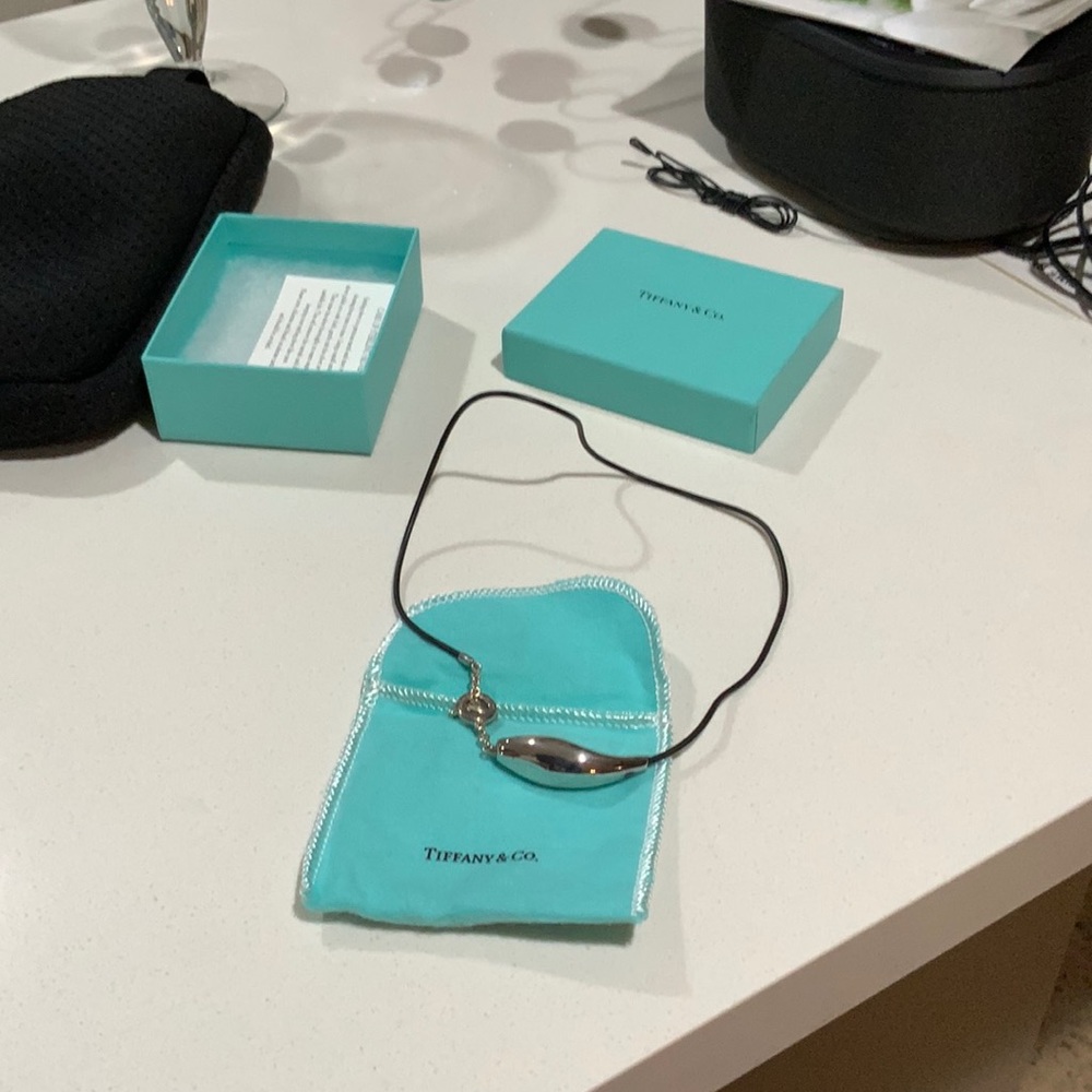 Tiffany’s unisex necklace in perfect condition